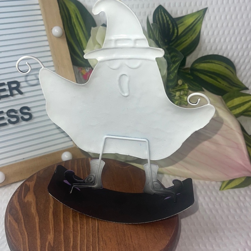 Halloween Ghost Figurine with Orange 'Boo' Sign - Picture 4 of 4